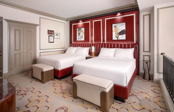 Newly Remodeled Luxury Room, 2 Queen Beds, City View