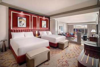 Newly Remodeled Luxury Two Queen Suite Sphere View
