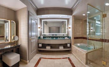 Newly Remodeled Premium Room, 2 Queen Beds, City View