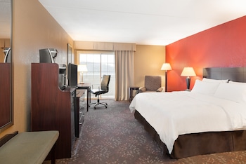 Standard Room, 1 King Bed, Balcony