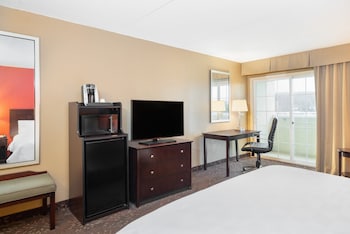 Standard Room, 1 King Bed, Balcony