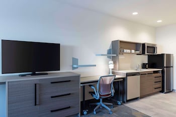 Studio Suite, 1 King Bed, Accessible, Bathtub