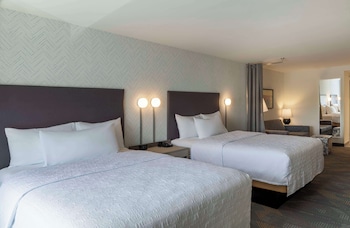Studio Suite, 2 Queen Beds, Accessible, Bathtub