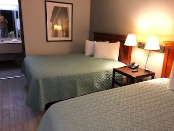 2 Queen Beds Non Smoking