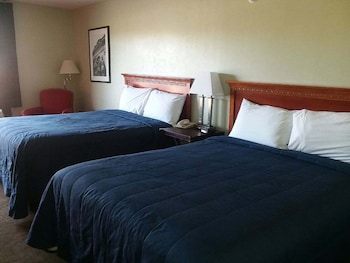 2 Queen Beds Non Smoking