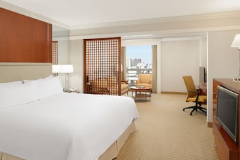 1 King, Junior Suite, No Resort Fees - (Mobility Accessible, Tub)