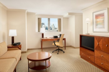 1 King, Junior Suite, No Resort Fees - (Mobility Accessible, Tub)