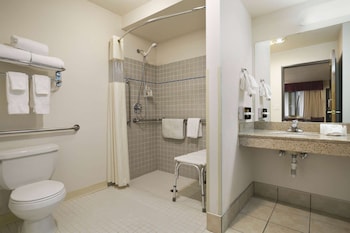 Standard Room, 1 King Bed, Accessible