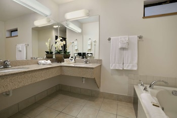 Suite, 1 King Bed, Non Smoking (1 Bedroom)