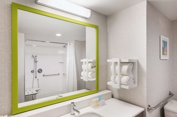 Room, 1 King Bed, Accessible (Mobility & Hearing, Roll-in Shower)