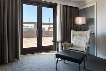 Suite, 1 King Bed