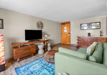 Suite, 1 Bedroom, Kitchenette, City View