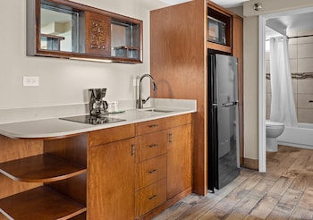 Suite, 1 Bedroom, Kitchenette, Mountain View