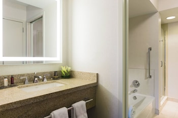 Suite, 1 Bedroom (Hearing Accessible)