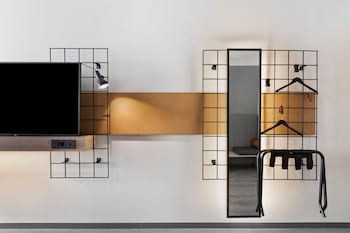 Room, 1 Queen Bed, Balcony