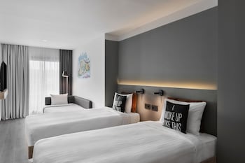 Room, 2 Twin Beds, Balcony