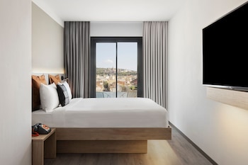 Room, 1 Queen Bed, City View