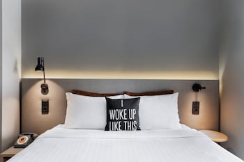 Room, 1 Queen Bed, City View
