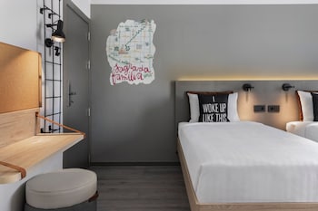Room, 2 Twin Beds, Balcony