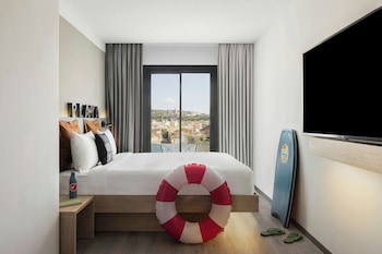 Room, 1 Queen Bed, City View