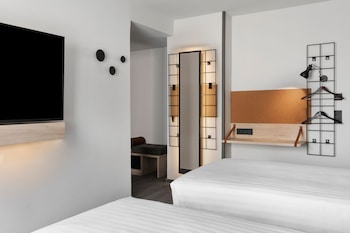 Room, 2 Twin Beds, Balcony