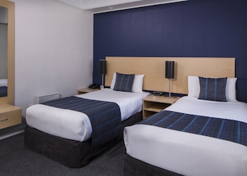 Basic Triple Room