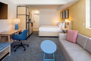 Room, 1 King Bed, Bathtub (Mobility)