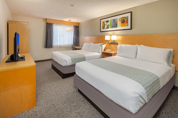 Suite, 2 Queen Beds, Accessible, Kitchenette (with Sofabed)