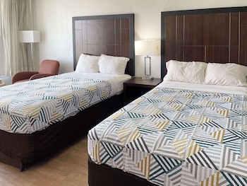 Standard Room, 2 Double Beds, Smoking