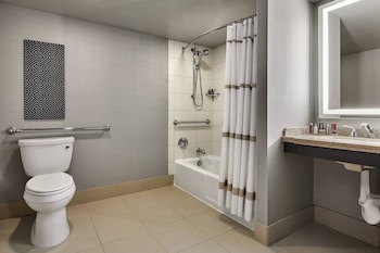Room, 1 King Bed (Mobility/Hearing Accessible, Tub)