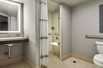 Room, 1 King Bed (Mobility/Hearing Accessible, Tub)