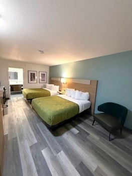 Standard Room, 2 Queen Beds, Non Smoking