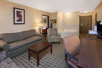 Suite, 1 King Bed, Non Smoking (One-Bedroom)