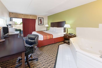 Suite, 1 King Bed, Non Smoking (One-Bedroom)