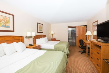 Room, 2 Queen Beds, Non Smoking, Poolside