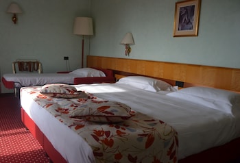 Standard Triple Room, Lake View