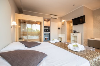 Wellness Room, Jetted Tub, Lake View (Sauna)