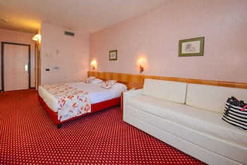 Standard Triple Room, Lake View