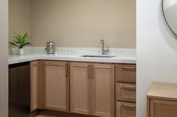 Newly Renovated Suite, 1 Bedroom