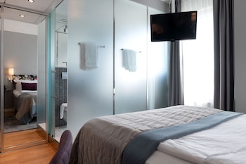 Standard Double Room (Small)