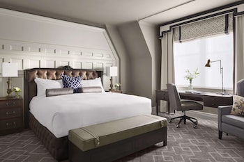 Room, 1 King Bed, Non Smoking (Fairmont Gold King)