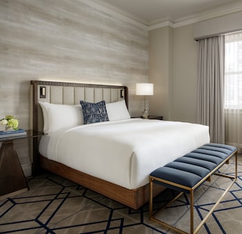 Room, 1 Queen Bed, Non Smoking, City View (Fairmont)