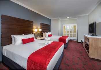 Suite, Multiple Beds (1 Bedroom Suite with Full Kitchen)