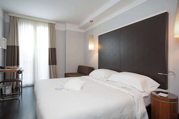 Superior Room, 1 King Bed