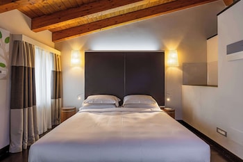 Standard Triple Room, 1 King Bed