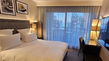 Deluxe Room, 1 Queen Bed