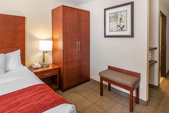 Standard Room, 1 King Bed, Non Smoking, 2nd floor NO ELEVATOR ACCESS