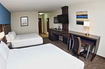 Standard Room, 2 Queen Beds (Sunset View)