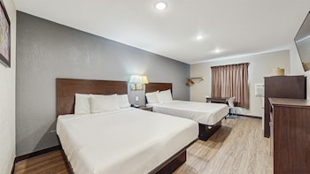 Suite, 2 Queen Beds, Non Smoking (Sofa Bed)