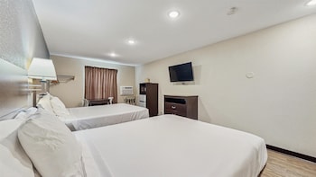Suite, 2 Queen Beds, Non Smoking (Sofa Bed)